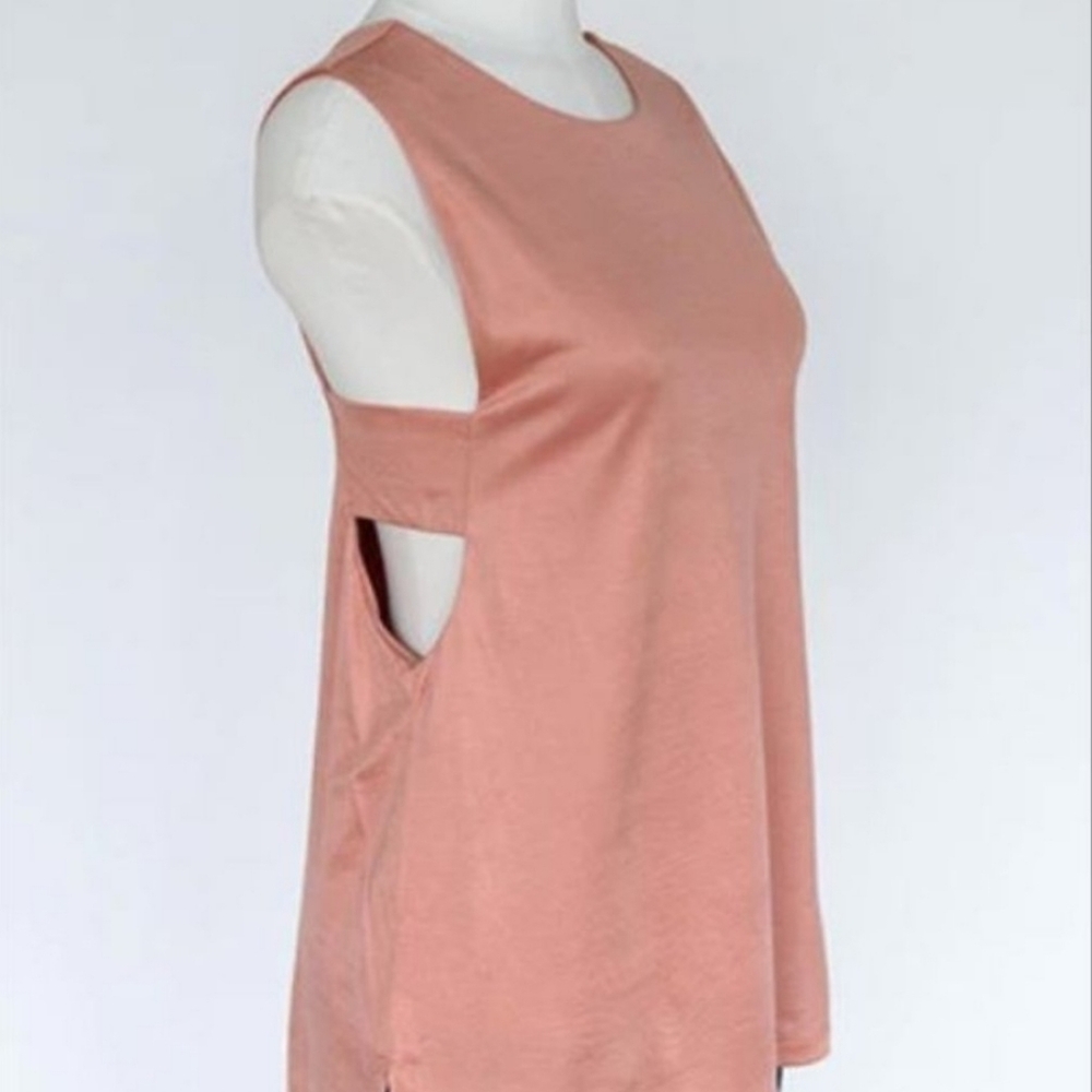 💫3/$30💫Banana Republic Cut-Out Tank